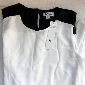 Mia Ivory and Black Top.  Girls XL NWT